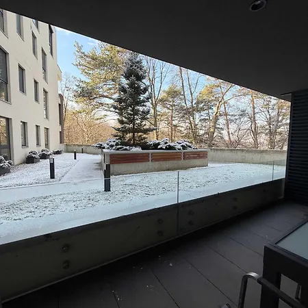 Cozy Forrest-side 2br Walking Distance From Old Town - Free Parking & Patio براشوف