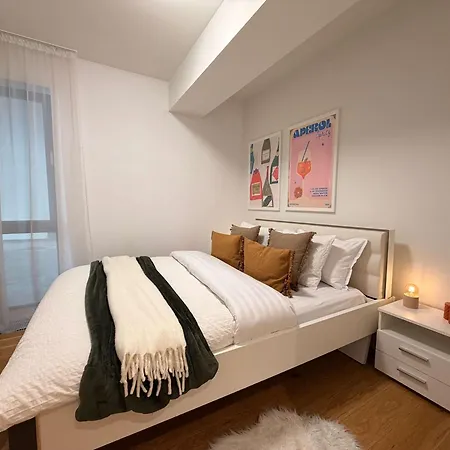 شقة Cozy Forrest-side 2br Walking Distance From Old Town - Free Parking & Patio براشوف