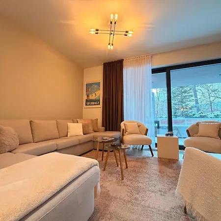 شقة Cozy Forrest-side 2br Walking Distance From Old Town - Free Parking & Patio براشوف