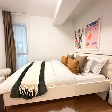 Apartment Cozy Forrest-side 2br Walking Distance From Old Town - Free Parking & Patio