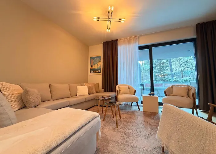 Apartment Cozy Forrest-side 2br Walking Distance From Old Town - Free Parking & Patio Brasov