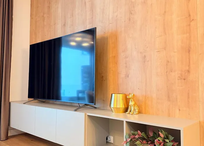 Cozy Forrest-side 2br Walking Distance From Old Town - Free Parking & Patio Brasov