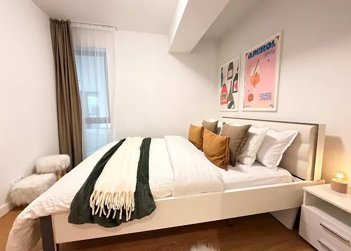 Apartment Cozy Forrest-side 2br Walking Distance From Old Town - Free Parking & Patio