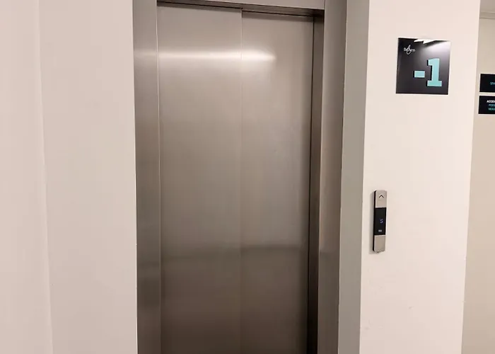 Apartment Cozy Forrest-side 2br Walking Distance From Old Town - Free Parking & Patio *